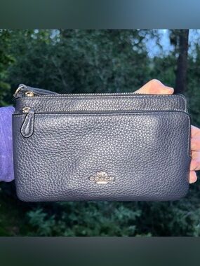 COACH Double Zip Phone Wallet Wristlet Navy Blue Pebbled Leather Gold Hardware